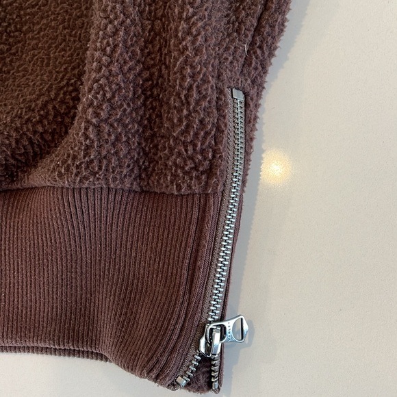 Varley chocolate Teddy pullover with ribbed waist size small - Picture 6 of 7